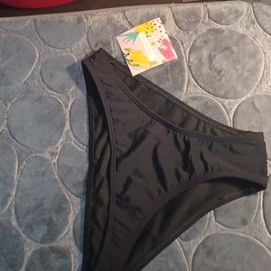 Fleo Black bikini bottoms Small  NWT